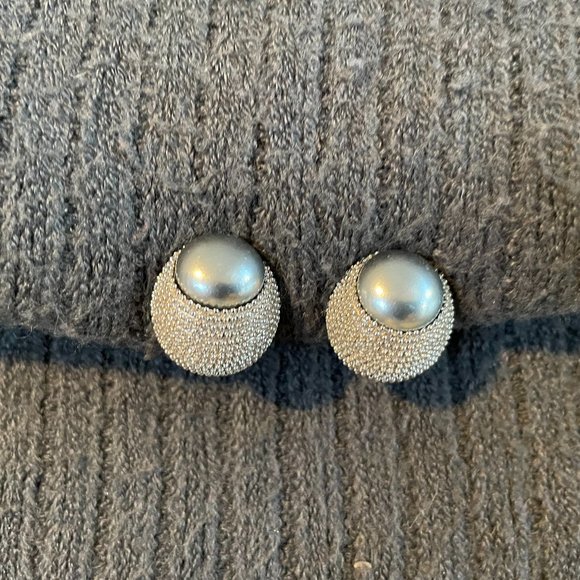 Erwin Pearl Clip Earrings - Picture 1 of 3